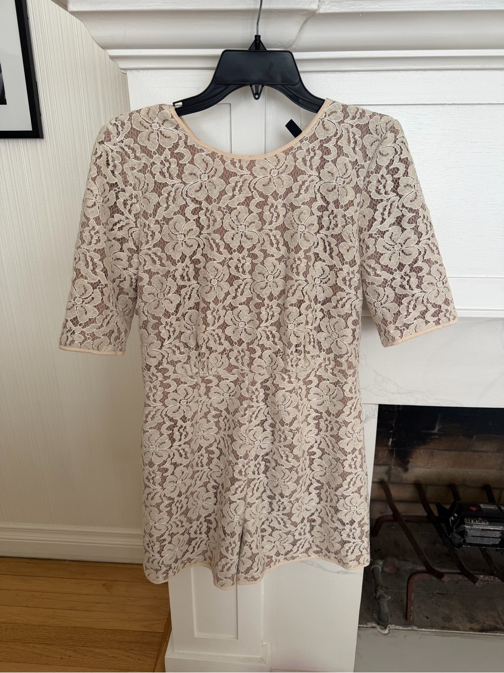 BCBGMaxAzria Cream Floral Lace Short Sleeve Dress